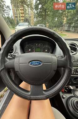Хэтчбек Ford Fiesta 2008 в 