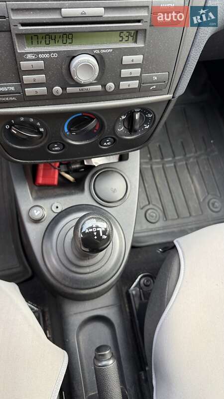 Хэтчбек Ford Fiesta 2008 в Киеве