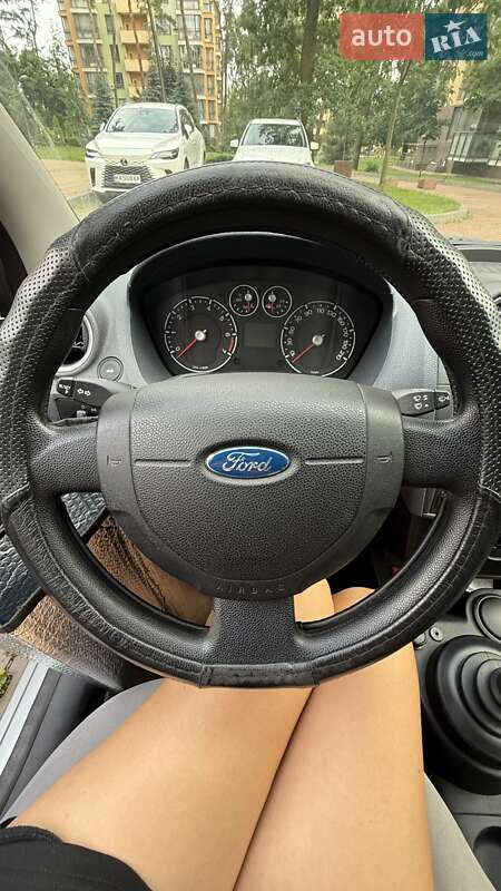 Хэтчбек Ford Fiesta 2008 в Киеве