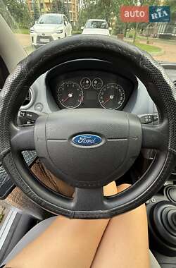 Хэтчбек Ford Fiesta 2008 в 