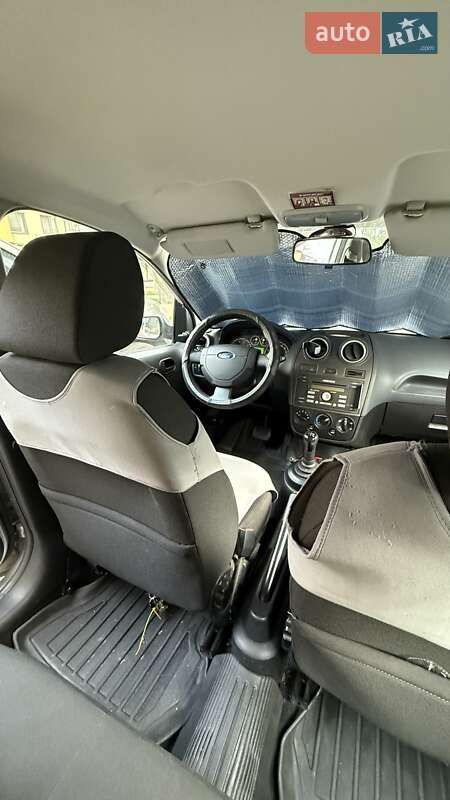 Хэтчбек Ford Fiesta 2008 в Киеве