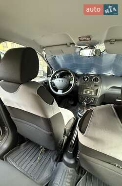 Хэтчбек Ford Fiesta 2008 в 