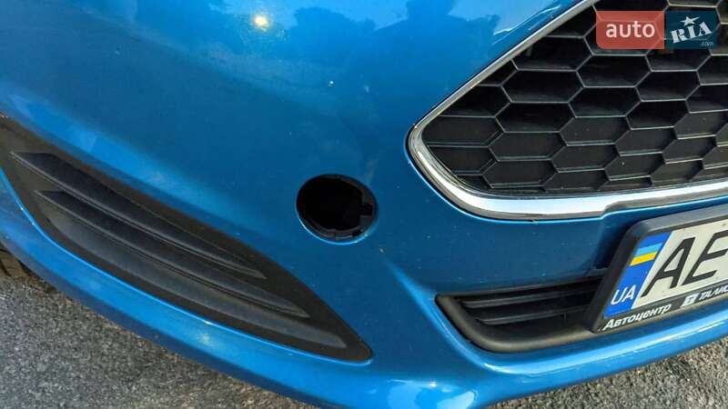Хэтчбек Ford Fiesta 2016 в Днепре