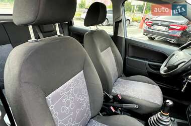 Хэтчбек Ford Fiesta 2006 в 