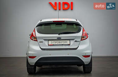 Хэтчбек Ford Fiesta 2013 в 