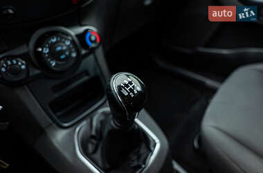 Хэтчбек Ford Fiesta 2013 в 