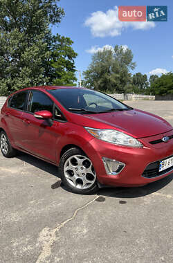 Хэтчбек Ford Fiesta 2010 в 