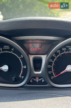 Хэтчбек Ford Fiesta 2010 в 