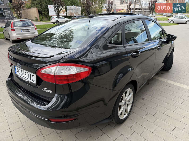 Седан Ford Fiesta 2015 в Ужгороде