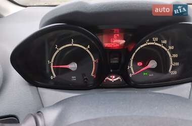 Хэтчбек Ford Fiesta 2008 в 