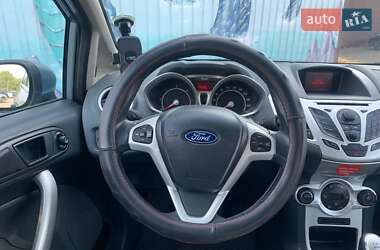 Хэтчбек Ford Fiesta 2009 в 
