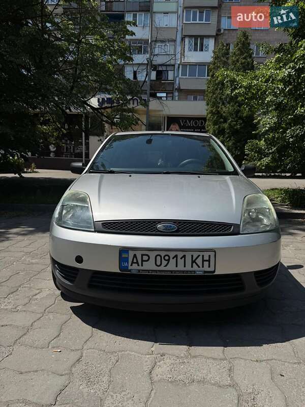 Хэтчбек Ford Fiesta 2004 в Запорожье