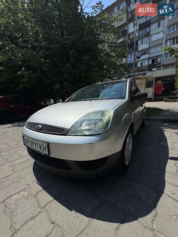 Хэтчбек Ford Fiesta 2004 в Запорожье