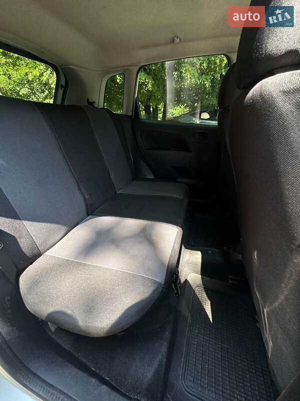 Хэтчбек Ford Fiesta 2004 в Запорожье