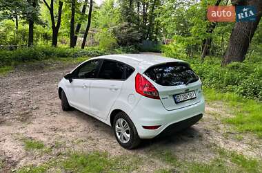 Хэтчбек Ford Fiesta 2011 в 