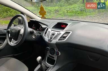 Хэтчбек Ford Fiesta 2011 в 