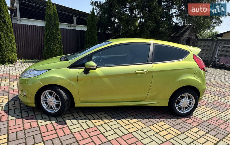 Хэтчбек Ford Fiesta 2008 в Изяславе