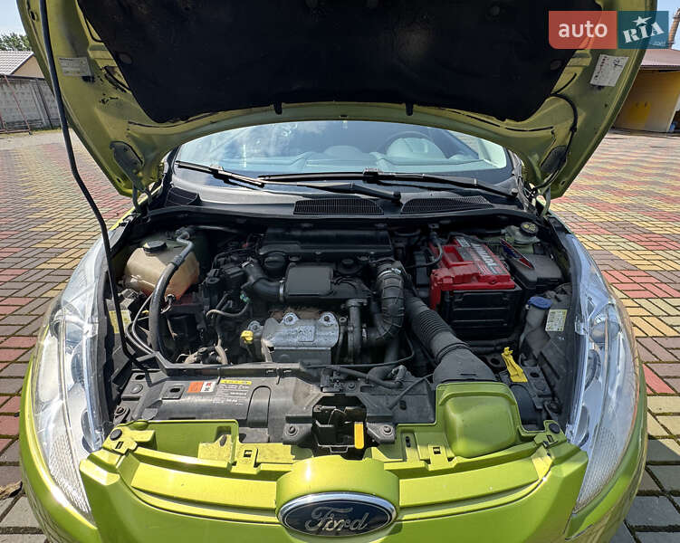 Хэтчбек Ford Fiesta 2008 в Изяславе