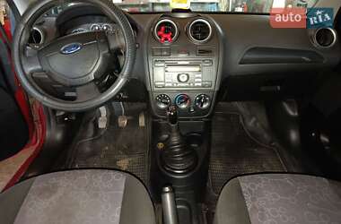 Хэтчбек Ford Fiesta 2007 в 