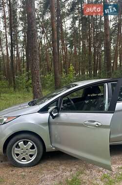 Седан Ford Fiesta 2016 в 