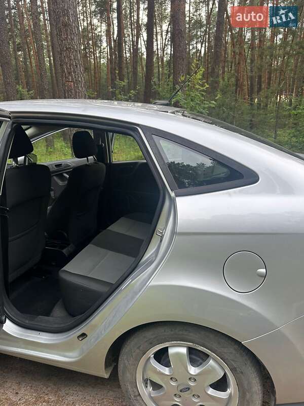 Седан Ford Fiesta 2016 в Славуте