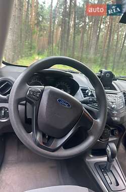 Седан Ford Fiesta 2016 в 