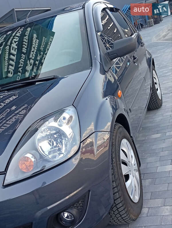 Хэтчбек Ford Fiesta 2008 в Киеве