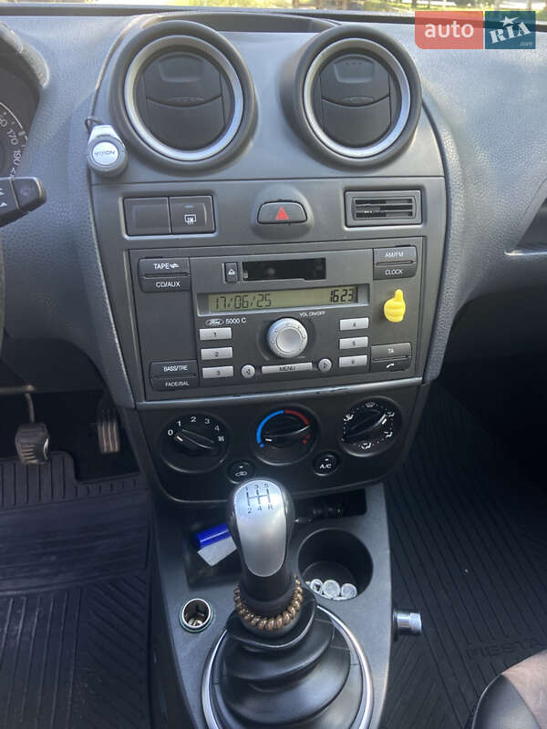 Хэтчбек Ford Fiesta 2007 в Виннице