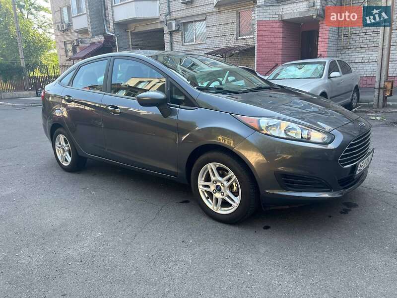 Седан Ford Fiesta 2019 в Днепре
