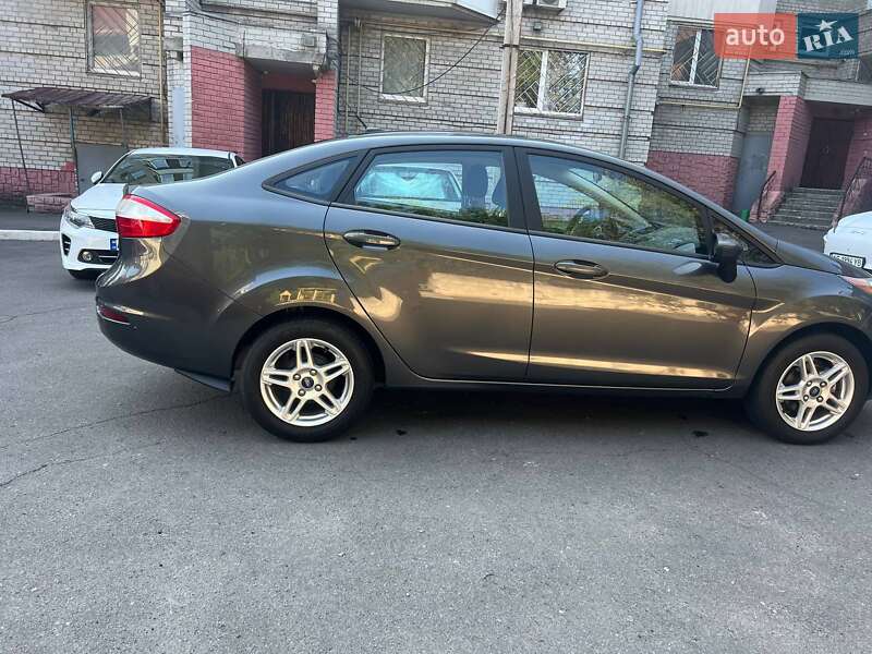 Седан Ford Fiesta 2019 в Днепре