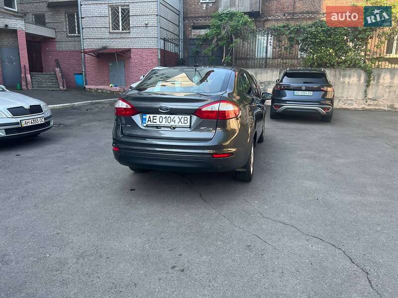 Седан Ford Fiesta 2019 в Днепре