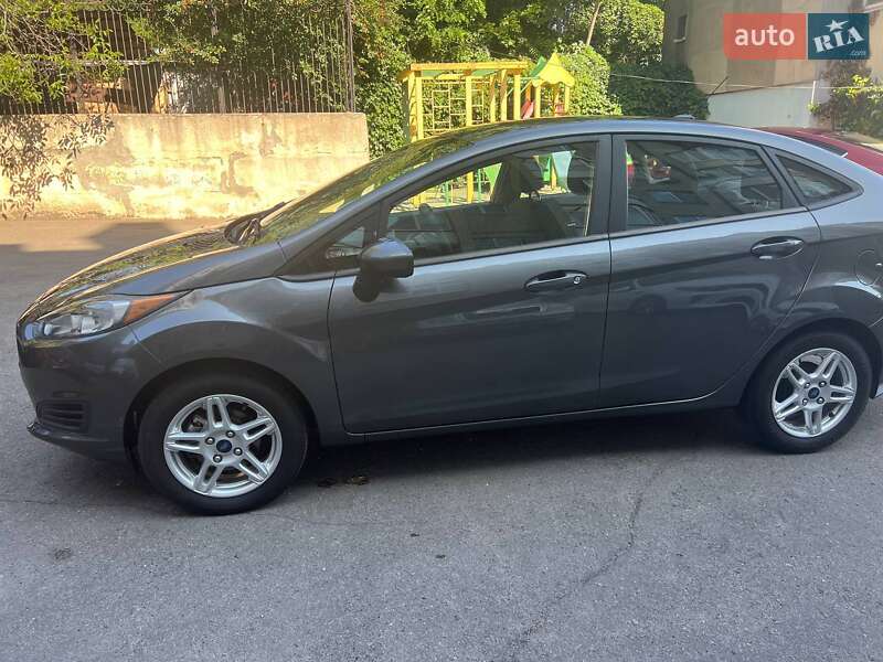 Седан Ford Fiesta 2019 в Днепре