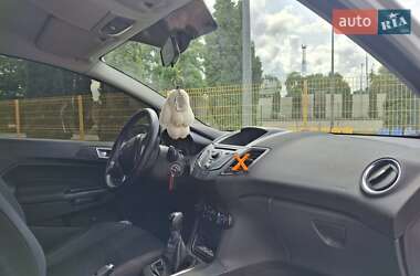 Хэтчбек Ford Fiesta 2013 в 