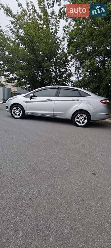 Седан Ford Fiesta 2017 в Днепре