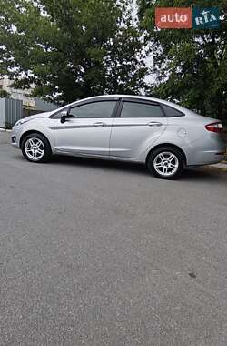 Седан Ford Fiesta 2017 в 
