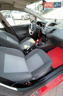 Хэтчбек Ford Fiesta 2011 в 