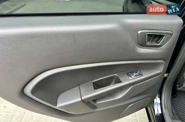 Хэтчбек Ford Fiesta 2019 в 