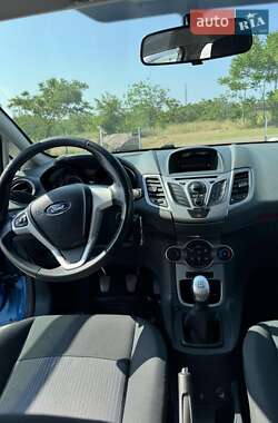 Хэтчбек Ford Fiesta 2010 в 