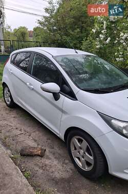 Хэтчбек Ford Fiesta 2012 в 