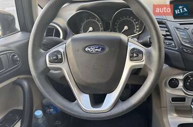 Хэтчбек Ford Fiesta 2018 в 