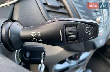 Хэтчбек Ford Fiesta 2018 в 