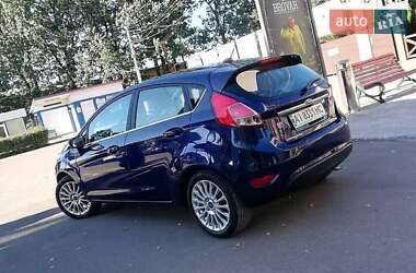 Хэтчбек Ford Fiesta 2016 в 