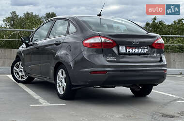 Седан Ford Fiesta 2016 в 
