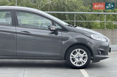 Седан Ford Fiesta 2016 в 