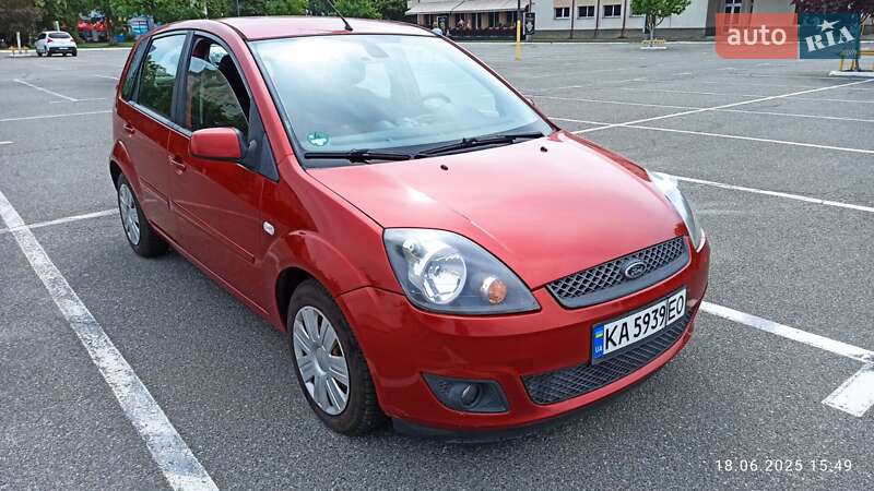 Хэтчбек Ford Fiesta 2007 в 