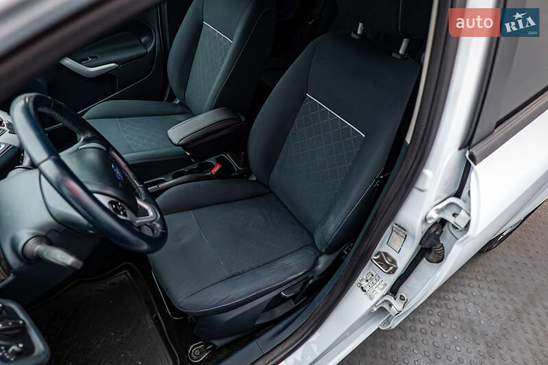 Хэтчбек Ford Fiesta 2011 в Киеве