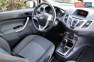 Хэтчбек Ford Fiesta 2011 в 