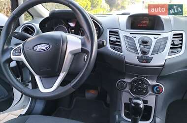 Хэтчбек Ford Fiesta 2011 в 