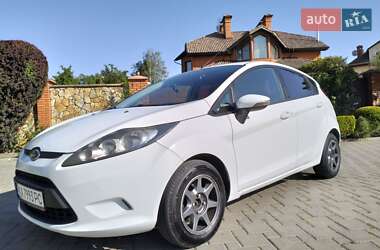 Хэтчбек Ford Fiesta 2011 в 