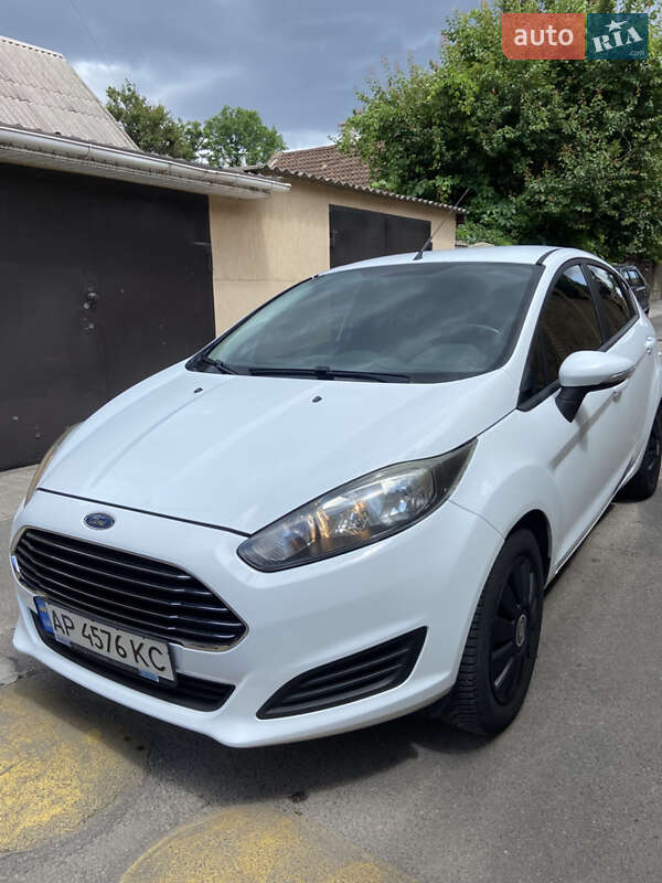 Хэтчбек Ford Fiesta 2014 в 